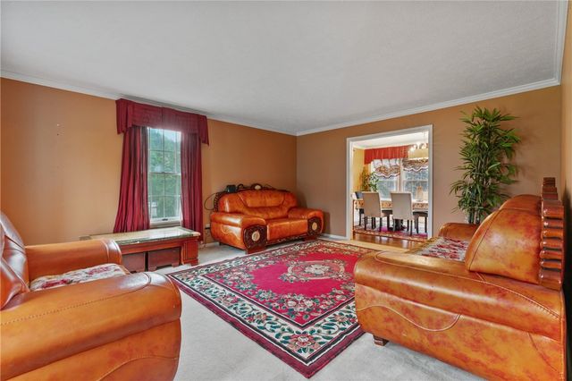 228 Meadowfield Ln, Jefferson Hills, PA 15025