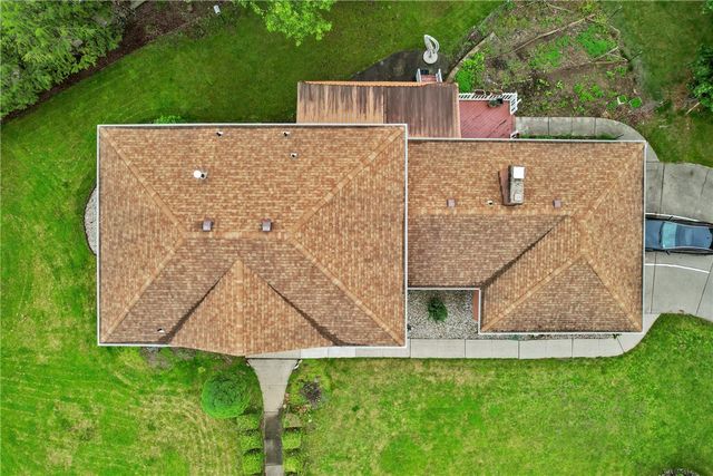 228 Meadowfield Ln, Jefferson Hills, PA 15025