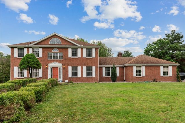 228 Meadowfield Ln, Jefferson Hills, PA 15025