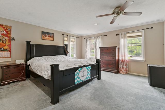 228 Meadowfield Ln, Jefferson Hills, PA 15025