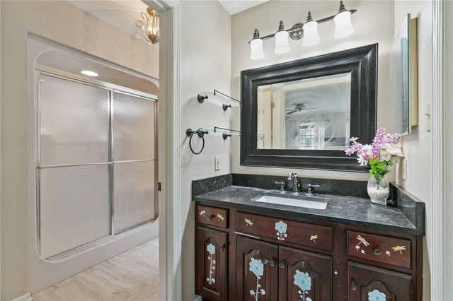 228 Meadowfield Ln, Jefferson Hills, PA 15025