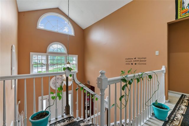 228 Meadowfield Ln, Jefferson Hills, PA 15025