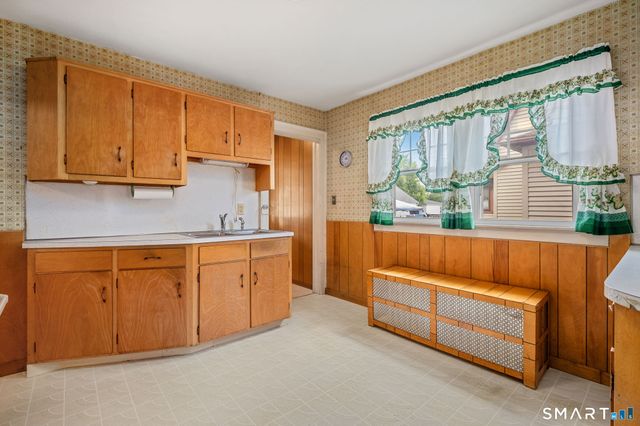 81 Woodlawn Street, West Hartford, CT 06110