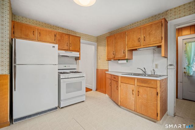 81 Woodlawn Street, West Hartford, CT 06110