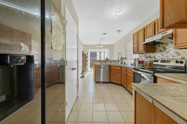 4911 Hibiscus Drive, Arlington, TX 76018