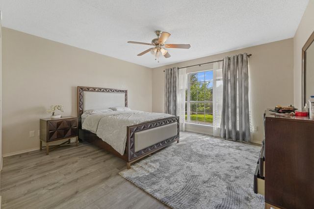 4911 Hibiscus Drive, Arlington, TX 76018