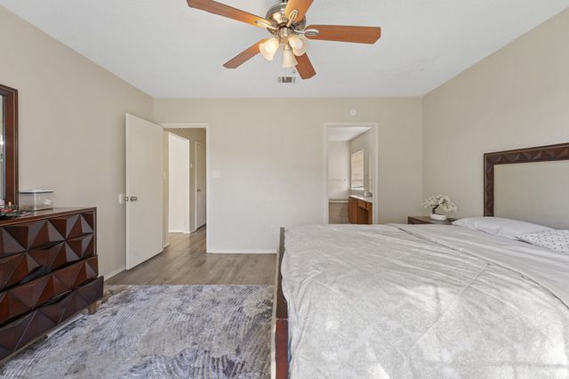 4911 Hibiscus Drive, Arlington, TX 76018