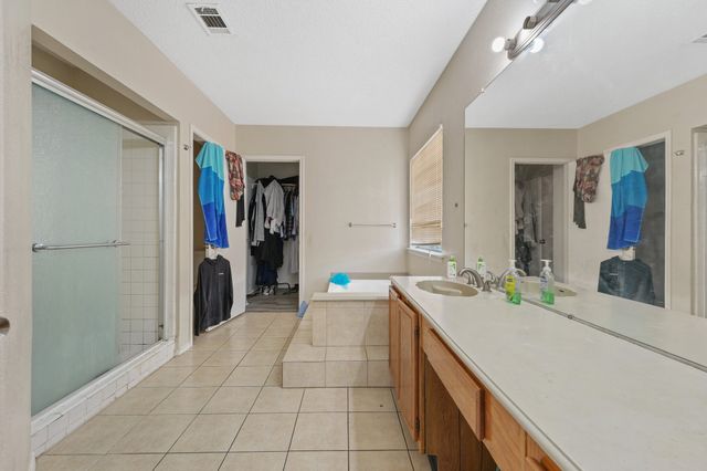 4911 Hibiscus Drive, Arlington, TX 76018