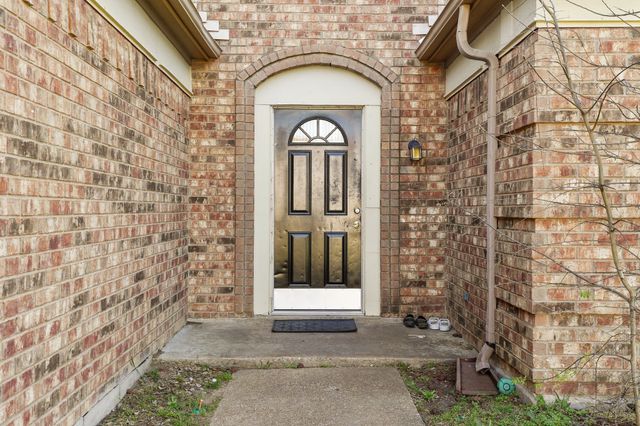 4911 Hibiscus Drive, Arlington, TX 76018