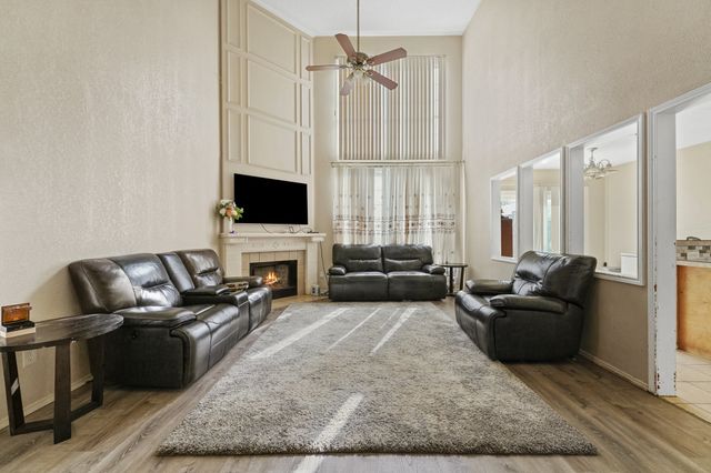 4911 Hibiscus Drive, Arlington, TX 76018