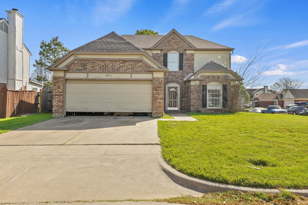 4911 Hibiscus Drive, Arlington, TX 76018