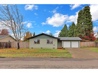 5266 D St, Springfield, OR 97478