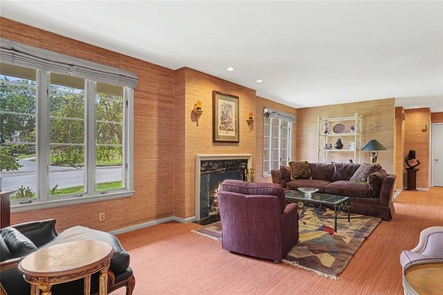 15 Cambria Court, Pawtucket, RI 02860