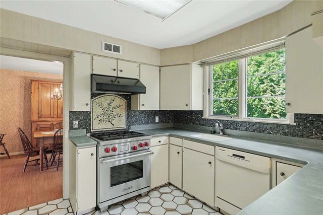 15 Cambria Court, Pawtucket, RI 02860