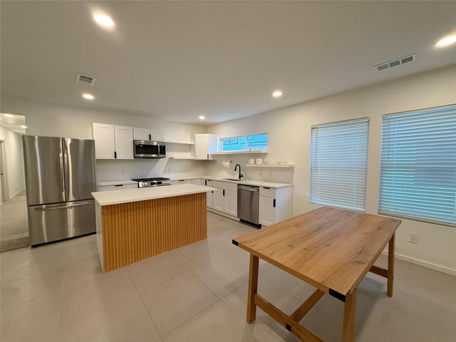 5227 Saint Charles Avenue, Dallas, TX 75223