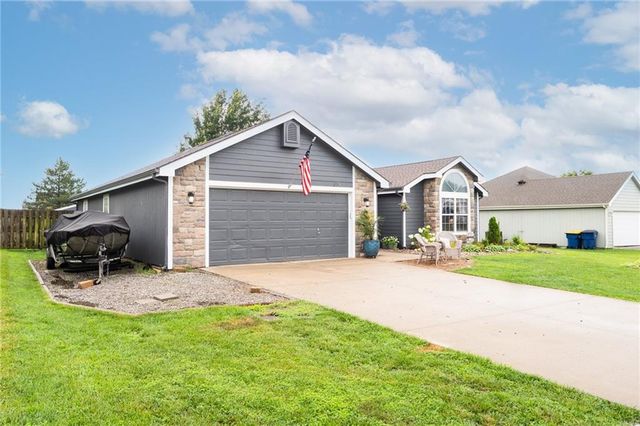 319 W 26th Street, Eudora, KS 66025