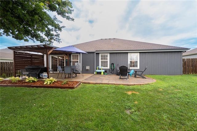 319 W 26th Street, Eudora, KS 66025