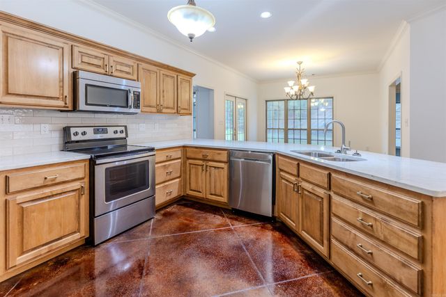 1303 Casa Aplin Road, Perryville, AR 72126