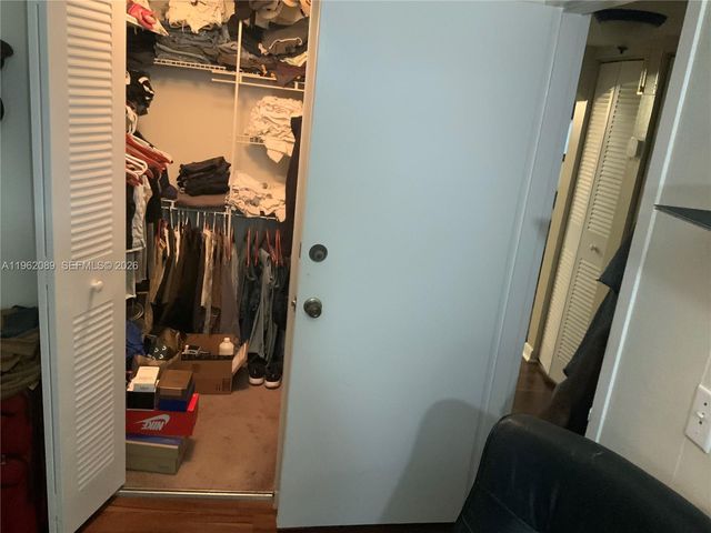 469 N Pine Island Rd B305, Plantation, FL 33324