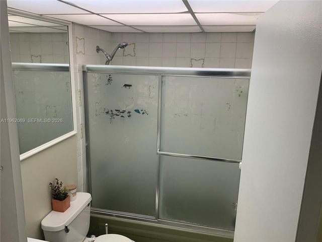 469 N Pine Island Rd B305, Plantation, FL 33324