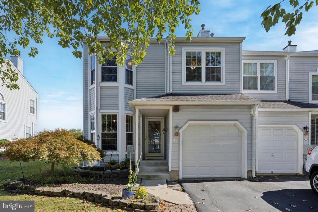 31 SKYVIEW WAY, Newtown, PA 18940