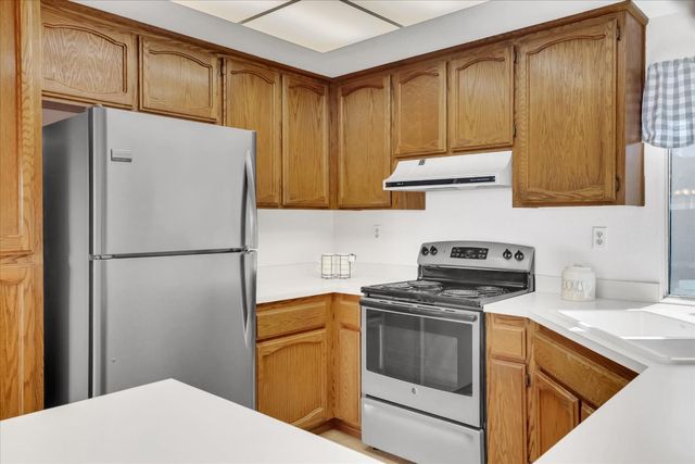 9478 Dunkerrin Way, Elk Grove, CA 95758