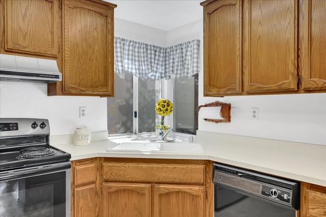 9478 Dunkerrin Way, Elk Grove, CA 95758