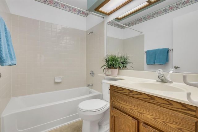 9478 Dunkerrin Way, Elk Grove, CA 95758