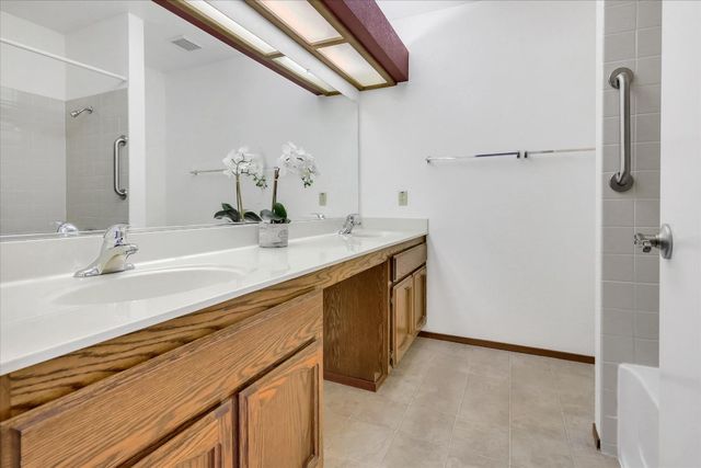 9478 Dunkerrin Way, Elk Grove, CA 95758