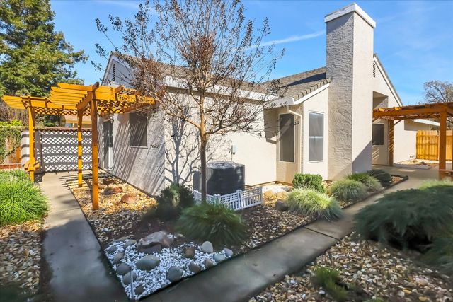 9478 Dunkerrin Way, Elk Grove, CA 95758