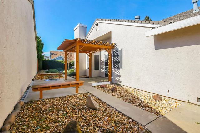 9478 Dunkerrin Way, Elk Grove, CA 95758