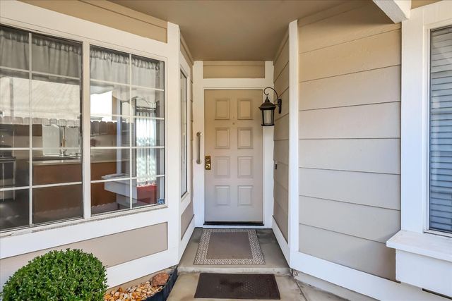 9478 Dunkerrin Way, Elk Grove, CA 95758