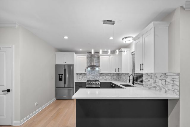 1113 N Mozart Street 1, Chicago, IL 60622