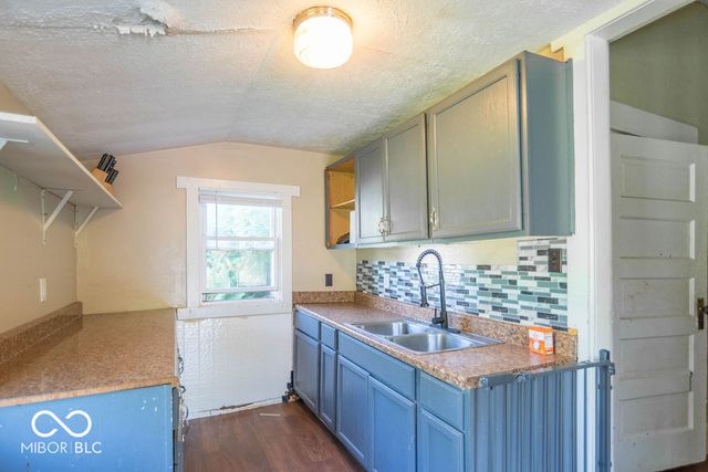 1230 N Blue Bluff Road, Martinsville, IN 46151