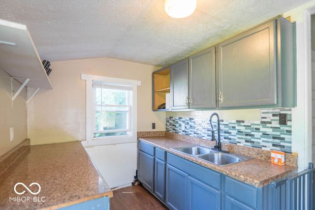 1230 N Blue Bluff Road, Martinsville, IN 46151