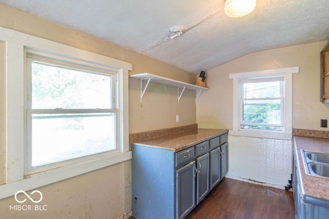 1230 N Blue Bluff Road, Martinsville, IN 46151