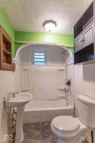 1230 N Blue Bluff Road, Martinsville, IN 46151