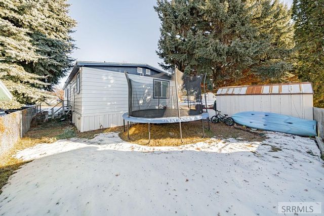 1915 Whispering Pines Drive, Idaho Falls, ID 83401