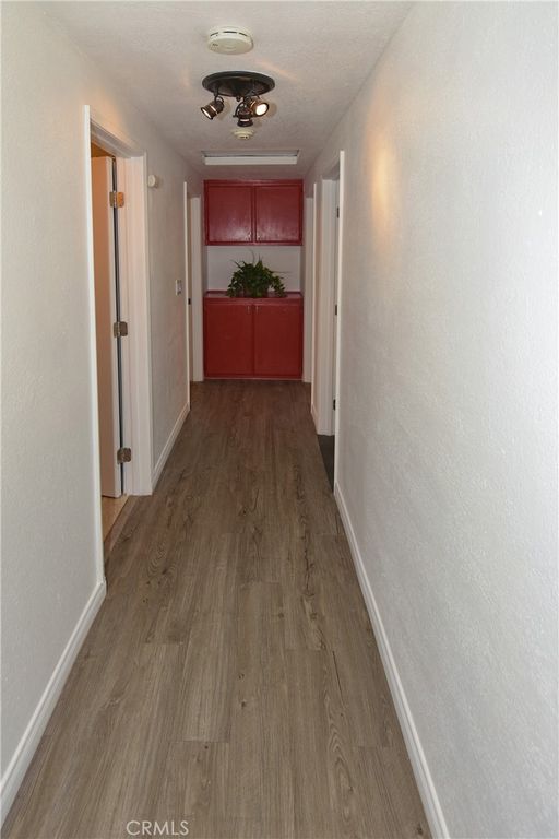 Image 12 of property listing at 10415 Redwood Avenue, Hesperia, CA 92345