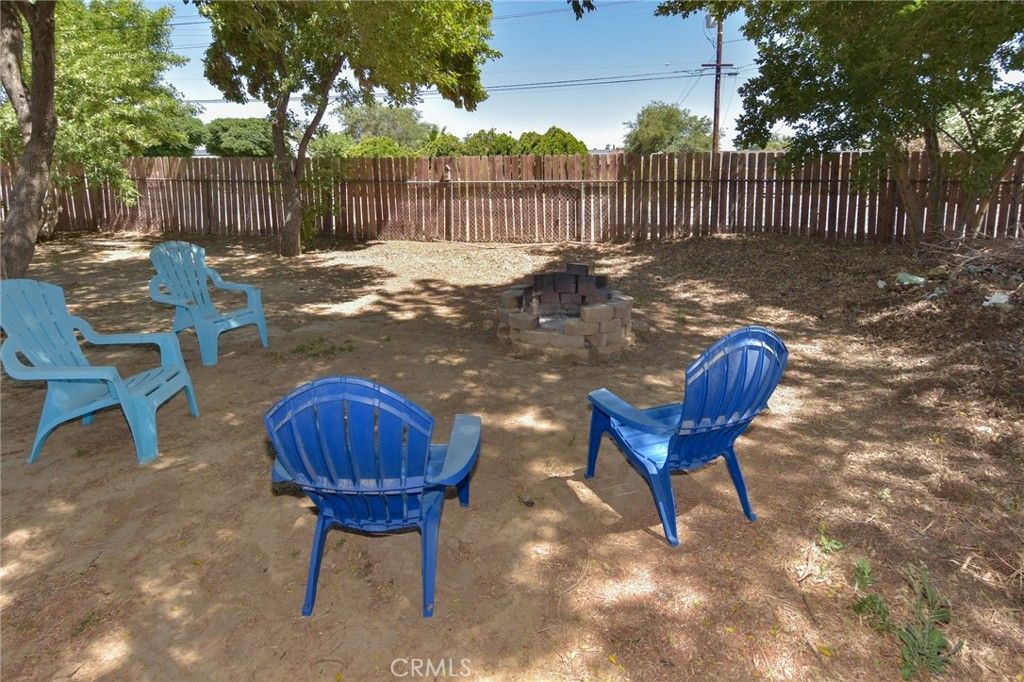Image 23 of property listing at 10415 Redwood Avenue, Hesperia, CA 92345