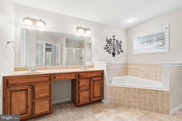 749 HEATHER RDG, Manheim, PA 17545