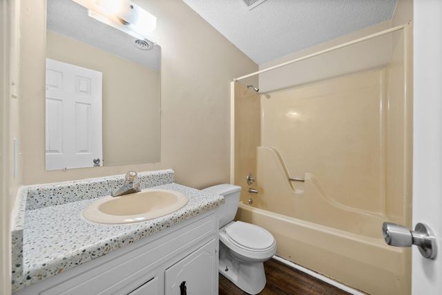 2041 Dotsonville RD, Clarksville, TN 37042