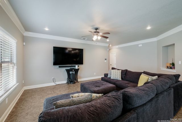 215 County Road 3829, San Antonio, TX 78253
