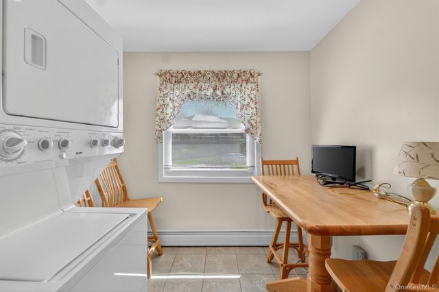 1 Church Lane N, Valley Cottage, NY 10989