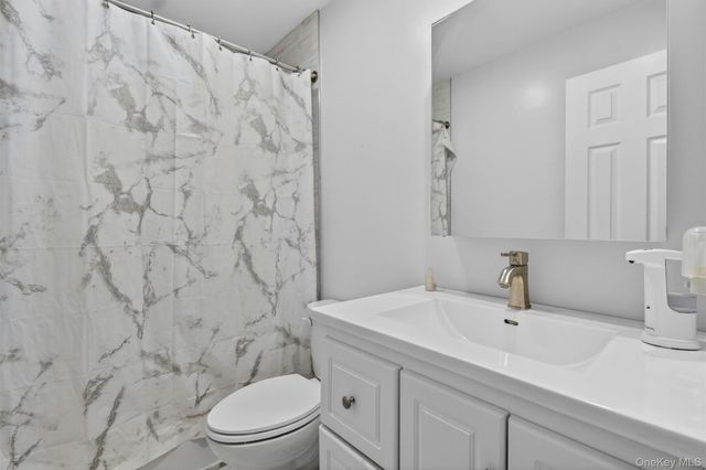 1 Church Lane N, Valley Cottage, NY 10989