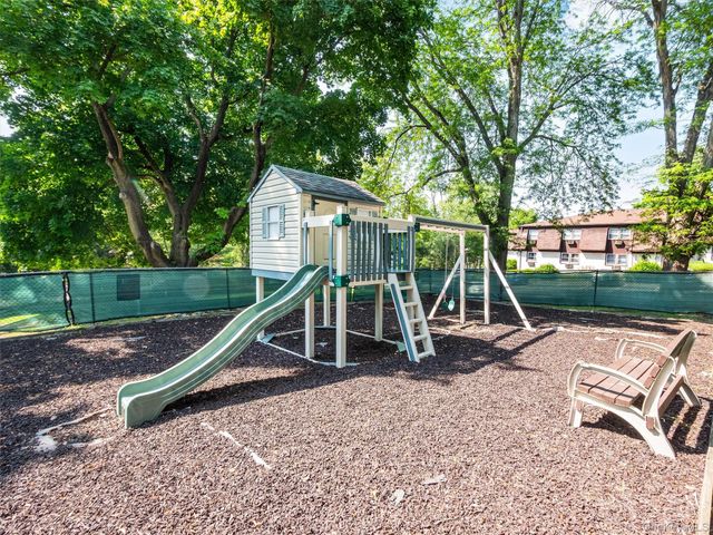1 Church Lane N, Valley Cottage, NY 10989