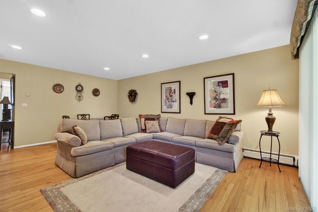 1 Church Lane N, Valley Cottage, NY 10989