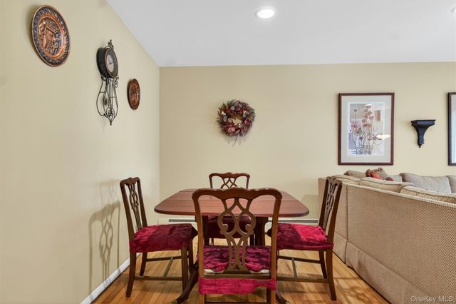 1 Church Lane N, Valley Cottage, NY 10989