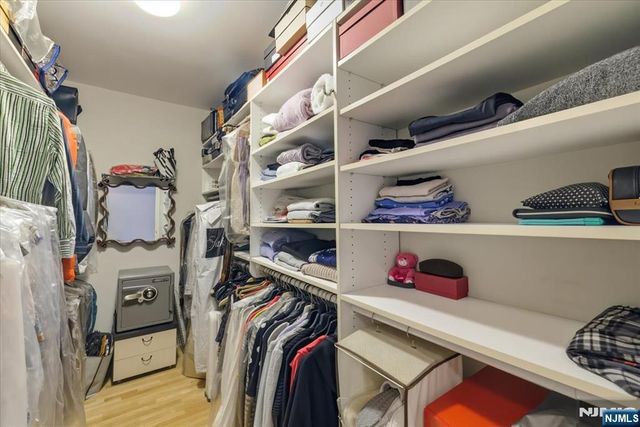 214 The Promenade 214, Edgewater, NJ 07020