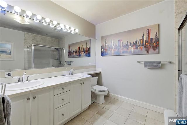 214 The Promenade 214, Edgewater, NJ 07020